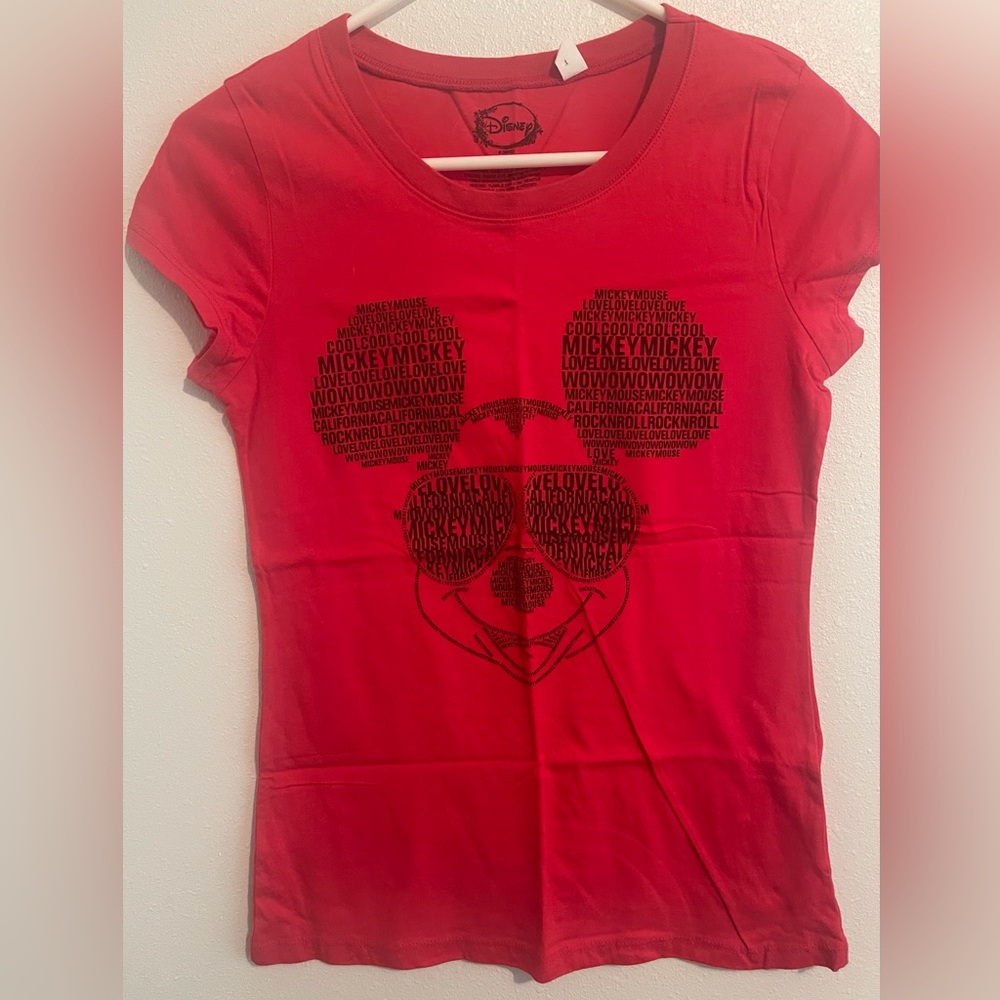 Women’s M Mickey Mouse t shirt